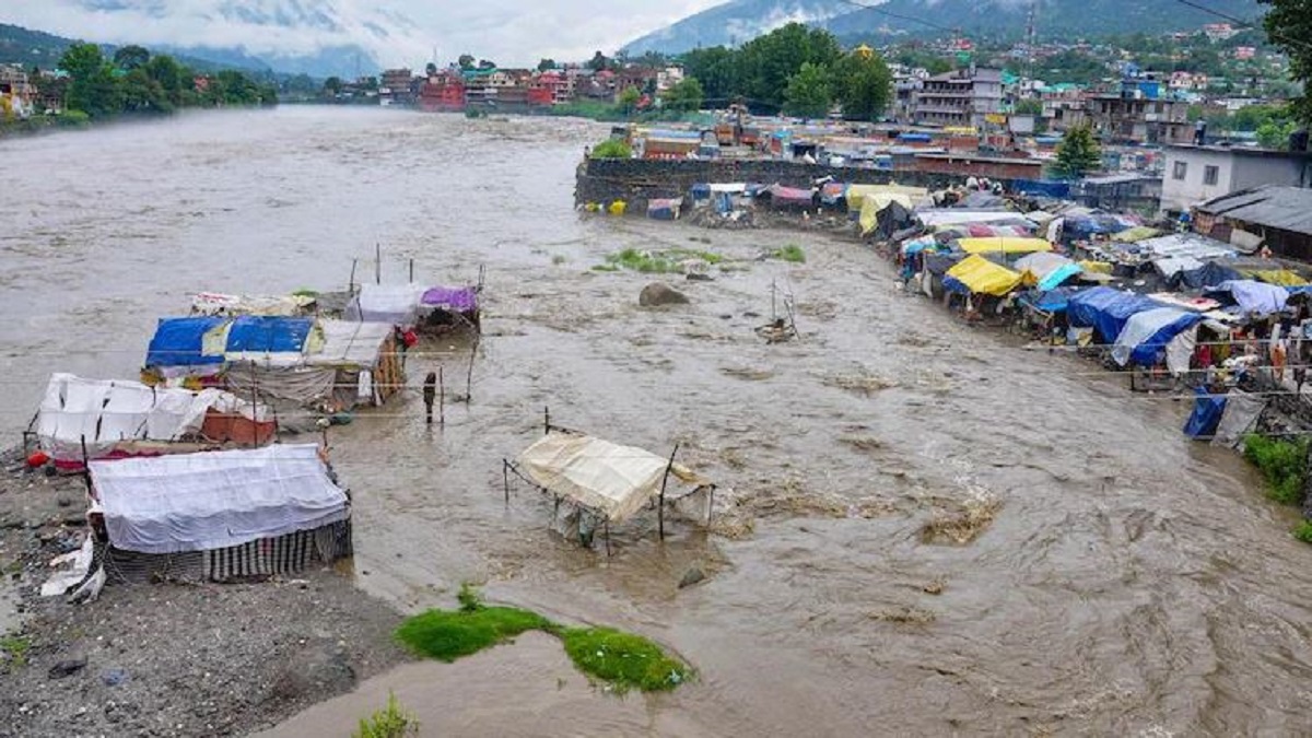 हिमाचल में बादल फटने की बढ़ती घटनाएँ